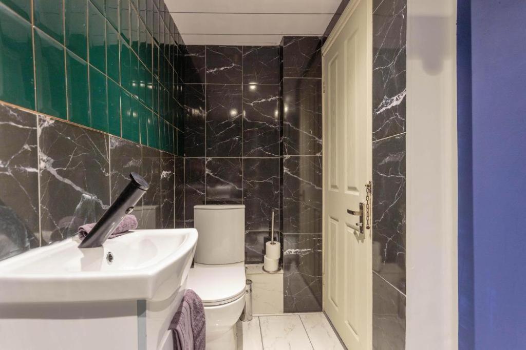 Beautiful Boutique Edinburgh Abode - Sleeps 4 Appartamento Esterno foto
